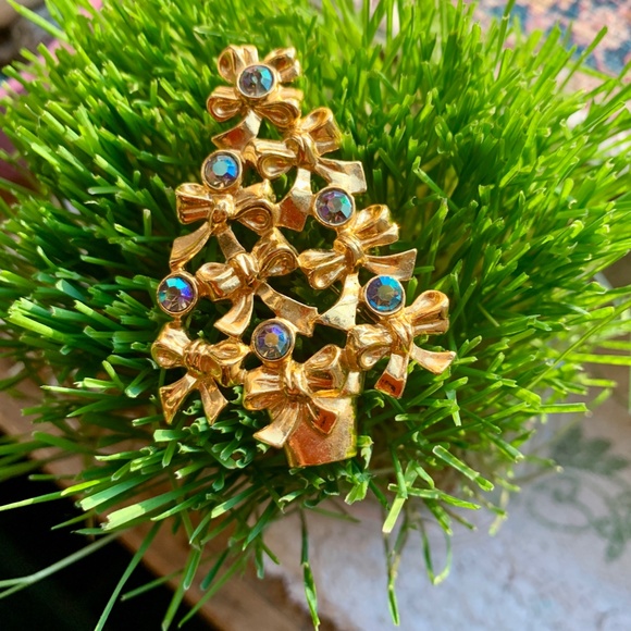 Vintage Avon Gold Tone Aurora Borealis Christmas Tree Pin - Rhinestone Christmas - Picture 5 of 9